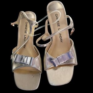 Chinese Laundry New Gold With Bow Kitten heels size 7M
